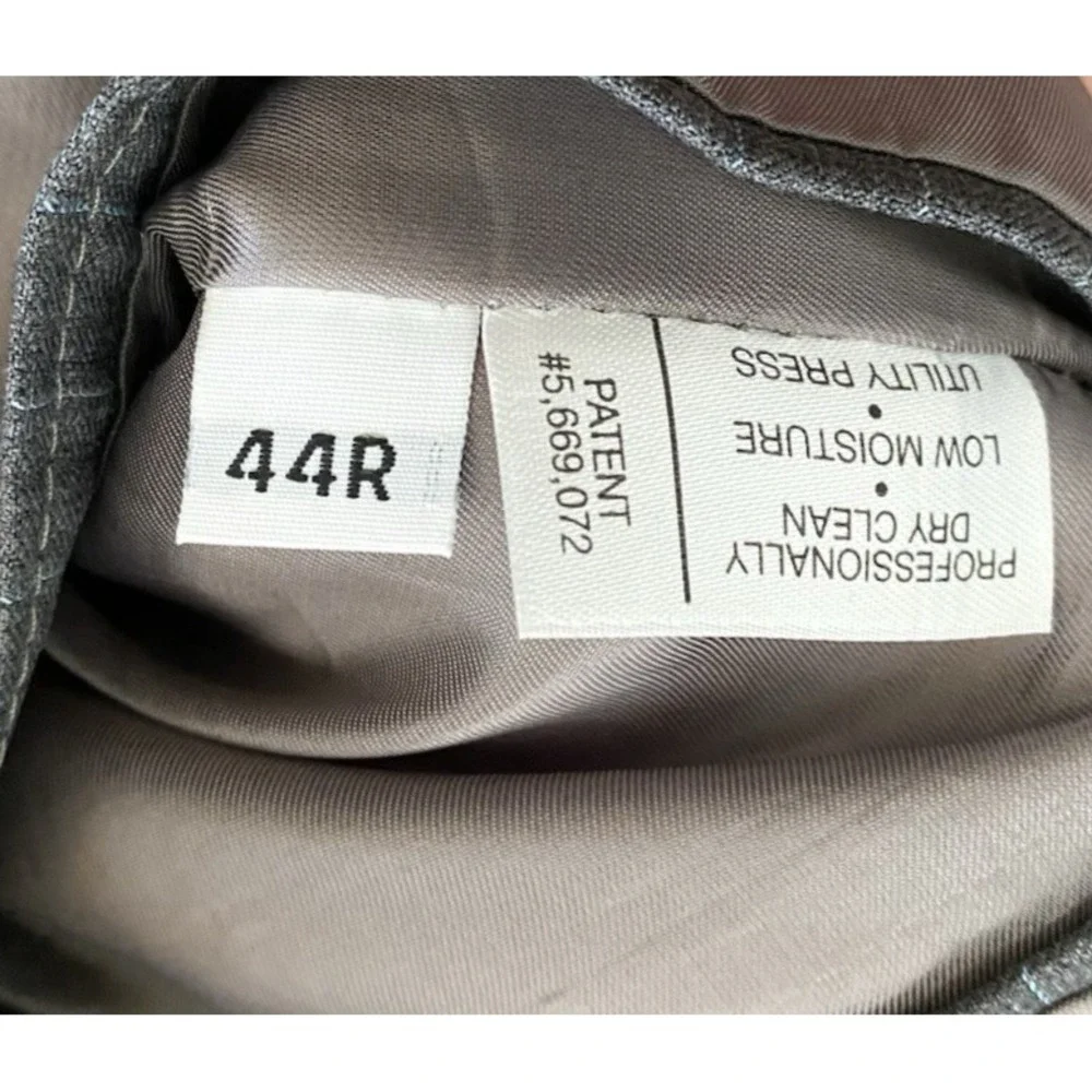 Hart Schaffner Marx Mens Grey Blue Pinstripe 2 pc Suit 44R Pleated Pants 38 x 25